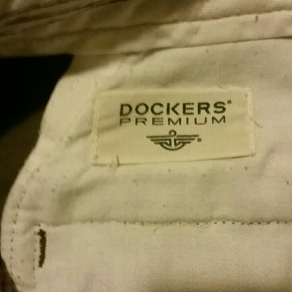 Men's Dockers Premium 34x32 Chino - Picture 2 of 2
